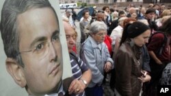 Митинг в поддержку Михаила Ходорковского в Санкт-Петербурге, июнь 2011