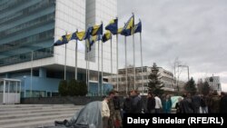 Protesti prijevremeno prenzionisanih vojnika u aprilu 2012.