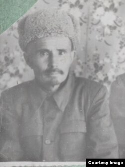 Абдысейит Кененсариев (1884-жылы туулган. Жантай болуштун уулу).