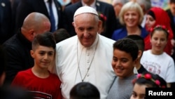 Papa Francisc a vizitat un centru pentru refugiați, în cea de-a doua zi a vizitei sale în Bulgaria