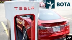 Një makinë elektrike e kompanisë Tesla. Fotografi ilustruese nga arkivi. 