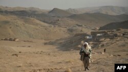 خشک سالی نیز یکی از مصایبی است که مردم در بخش های وسیعی از افغانستان با آن مواجه اند.