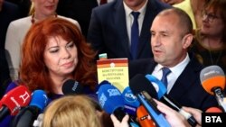 Președintele Rumen Radev este dat câștigător al alegerilor prezidențiale de duminică, potrivit sondajelor făcute la urne. 