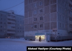 Тази картина от улиците на Якутск е донесла една от наградите на Василиев.