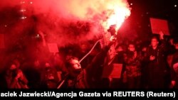 Proteste la Varșovia împotriva deciziei Curții Constituționale privind interzicerea avortului, 30 octombrie 2020