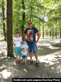 Ілля Горохолінський з татком та молодшим братом