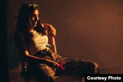 Svitlana Melnik, koautorica, istraživačica i glumica tokom izvođenja predstave "Ona je rat" (Vona Viyna) u Odesi u avgustu.