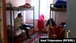 Чүйдүн Байтик айылындагы лицейдин жатаканасы. 