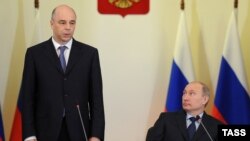 Антон Силуанов (квегlиса) ва президент Владимир Путин, Москва, 17 Апр 2012