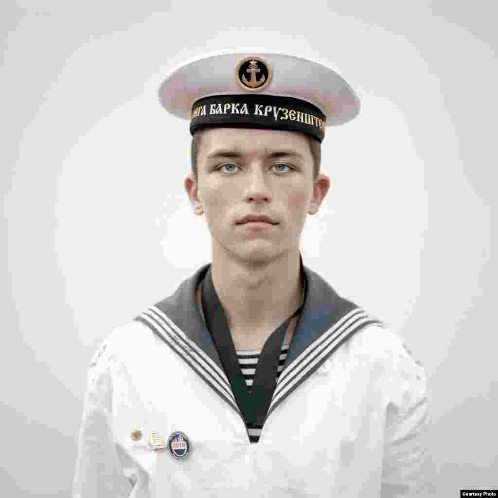 2-е место / Портреты / одиночные фотографии Юуст ван дер Бройк, Нидерланды, De Volkskrant  Кирилл Леверский, курсант российского тренировочного барка «Крузенштерн». 