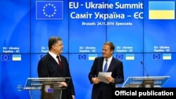 Петр Порошенко жана Дональд Туск