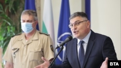 Министърът на отбраната Георги Панайотов и началникът на отбраната Емил Ефтимов