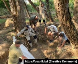 Спільна українсько-польська експедиція в Пужниках у 2023 році. Світлина із сайту puzniki.pl