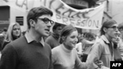 Beogradske studentske demonstracije došle su u vreme pobuna u Evropi, Nemačkoj, Parizu, i SAD uglavnom vezanim za pokrete koji su tražili građanska prava.