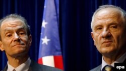 Daniel Fried i Fatmir Sejdiu u Prištini, 17. novembra 2008.