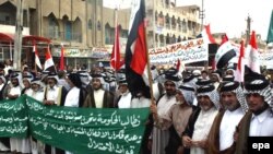 جمهوری اسلامی، با هر دو گروه رقیب، جیش المهدی و مجلس اعلای انقلاب اسلامی عراق، روابط نزدیکی دارد