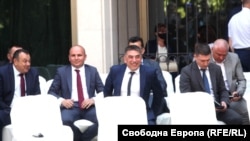 Правосъдният министър Данаил Кирилов с депутата и евродепутата от ДПС Хамид Хамид и Илхан Кючюк