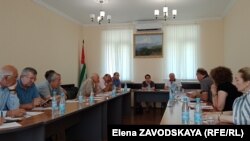 В основном на итоговом заседании ОП говорили, разумеется, о том, как повысить эффективность работы Палаты