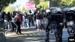 Sukob policije i protivnika Parade ponosa u Podgorici, oktobar 2013.