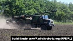 Sistem de artilerie autopropulsată „Caesar”, livrat de Franța, în estul Ucrainei, iunie 2022