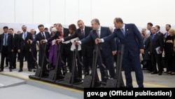 Сегодня в два часа дня в присутствии лидеров пяти государств состоялось открытие обновленной магистрали Баку-Тбилиси-Карс