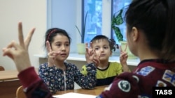 Шетел азаматтарының балаларының 87% мектепке қабылданбай қалған.