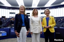 Președinta Parlamentului European, Roberta Metsola, prima doamnă ucraineană Olena Zelenska și președinta Comisiei Europene, Ursula von der Leyen, în Parlamentul European de la Strasbourg, Franța, 14 septembrie 2022.
