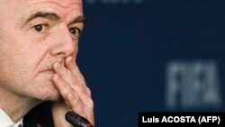 جیانی اینفانتینو، رئیس فیفا می‌گوید موضع این نهاد محکم است و زنان در ایران باید اجازه داشته باشند به استادیوم‌ها بروند