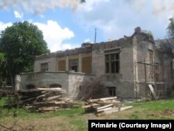 Casa Mühle ruinată de proprietarii din clanul Cârpaci