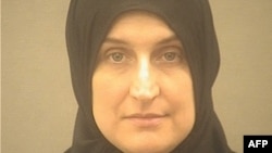 Allison Fluke-Ekren priznala je da je bila na čelu ženskog bataljona koji se pripremao za odbranu Rake u Siriji pod kontrolom IDIL-a 2017. godine. 