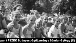 Gyerekek, nyár, 1957