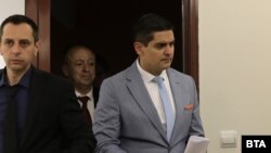 Радостин Василев (вдясно)