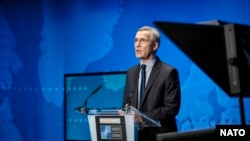 იენს სტოლტენბერგი