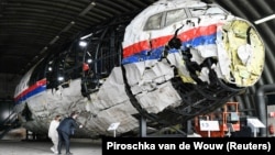 2014 წლის 17 ივლისს უკრაინაში ჩამოგდებული Boeing 777-ის ნამსხვრევების რეკონსტრუქცია ნიდერლანდში.