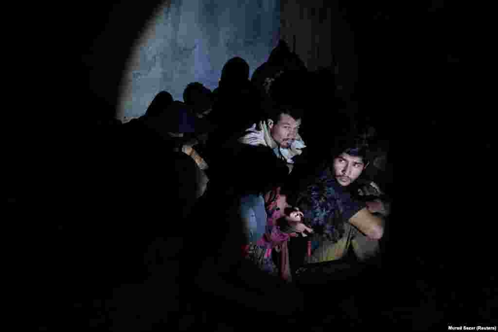 Afgán menekültek őrizetben Van városában