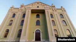 Довгі роки на пам’яті городян синагога Дрогобича стояла у вигляді грізної червоноцегляної руїни. Відреставрована вона була тільки близько 3 років тому