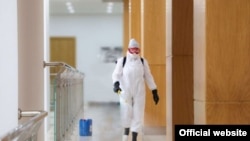 Дезинфекция в здании хокимията города Ташкента. Фото с сайта столичной администрации.  

