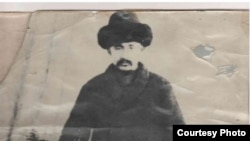 Белек Солтоноев.