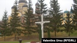 La Mînăstirea Hâncu