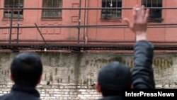 По информации экс-главы комиссии по помилованию, некоторые представители «Грузинской мечты» пытались получить от него положительные рекомендации для амнистии конкретных заключенных