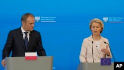 În februarie, guvernul condus de Donald Tusk a prezentat Comisiei Europene un plan de acțiuni pentru a asigura „restabilirea independenței sistemului judiciar”.