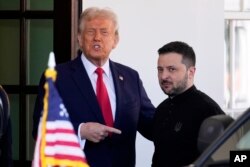 Президент Дональд Трамп встречает президента Украины Владимира Зеленского в Белом доме. Вашингтон, 28 февраля 2025 года