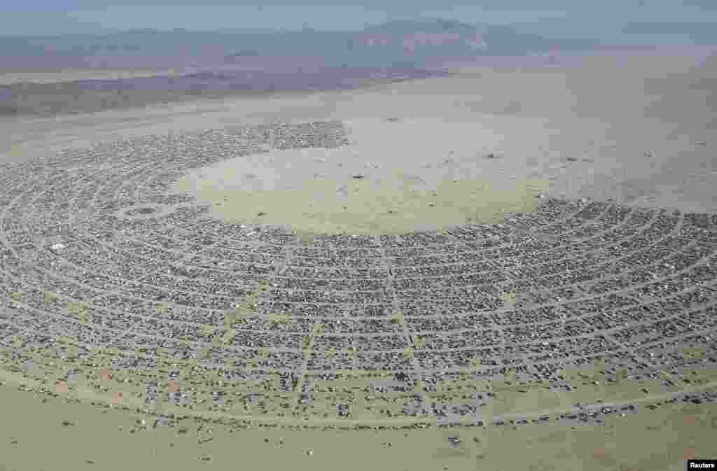 Пустыня, где проходит фестиваль