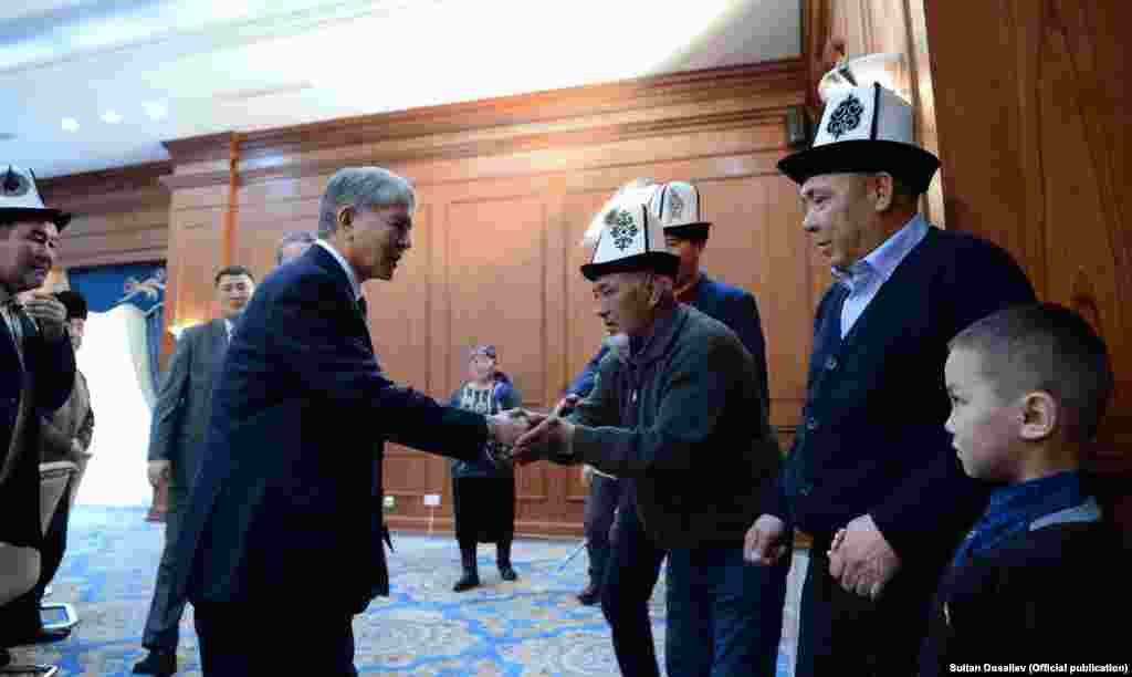 Жолугушуу &quot;Ала-Арча&quot; мамлекеттик резиденциясында болду.