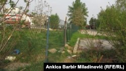 Ograda koju su podigli meštani