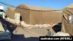 Карантинная зона для пациентов с COVID-19 в Туркменабаде.  