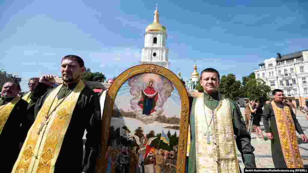 Ікона &laquo;Пресвята Богородиця &mdash; покровителька українських воїнів&raquo;