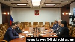 Лидеры «Альянса патриотов Грузии» (справа) на встрече с сенатором Владимиром Джабаровым