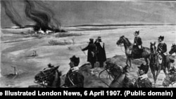 Patrulă de cavalerie privind un conac incendiat de răsculați, 1907