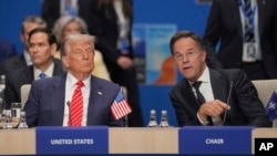 АКШ президенти Дональд Трамп жана НАТОнун баш катчысы Марк Рютте.